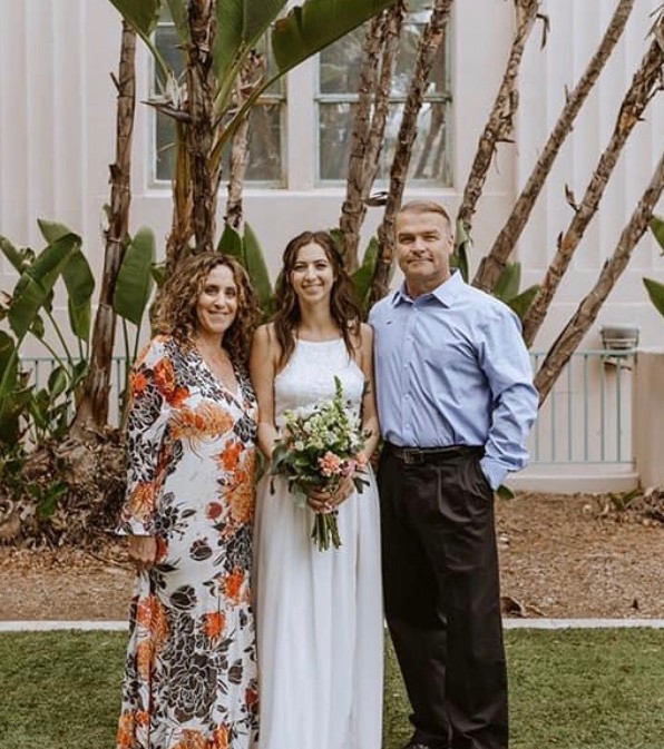 Family on Wedding Day – Wedding dress tailoring • Wedding dress ...